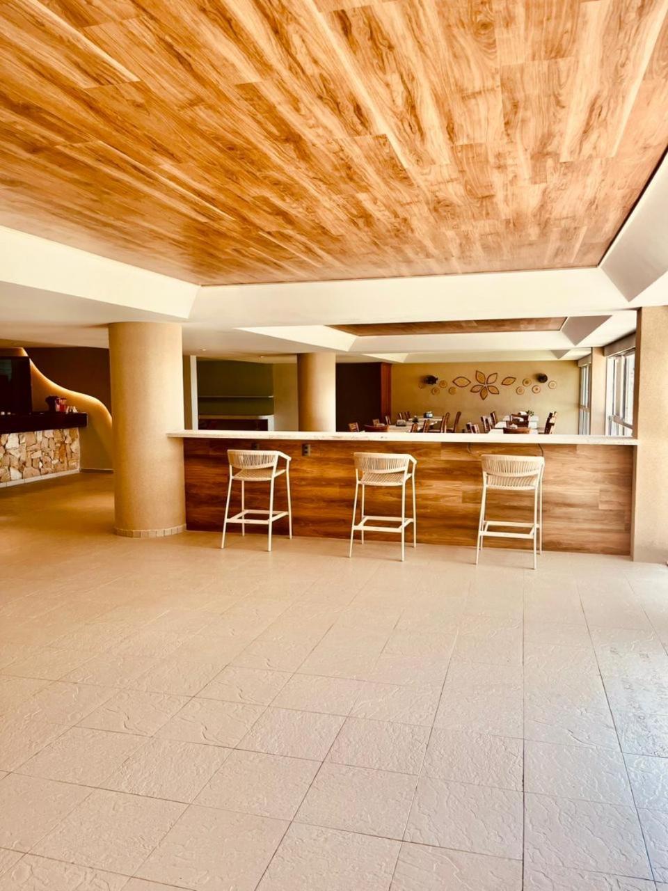 Flat Em Muro Alto - - Marupiara *